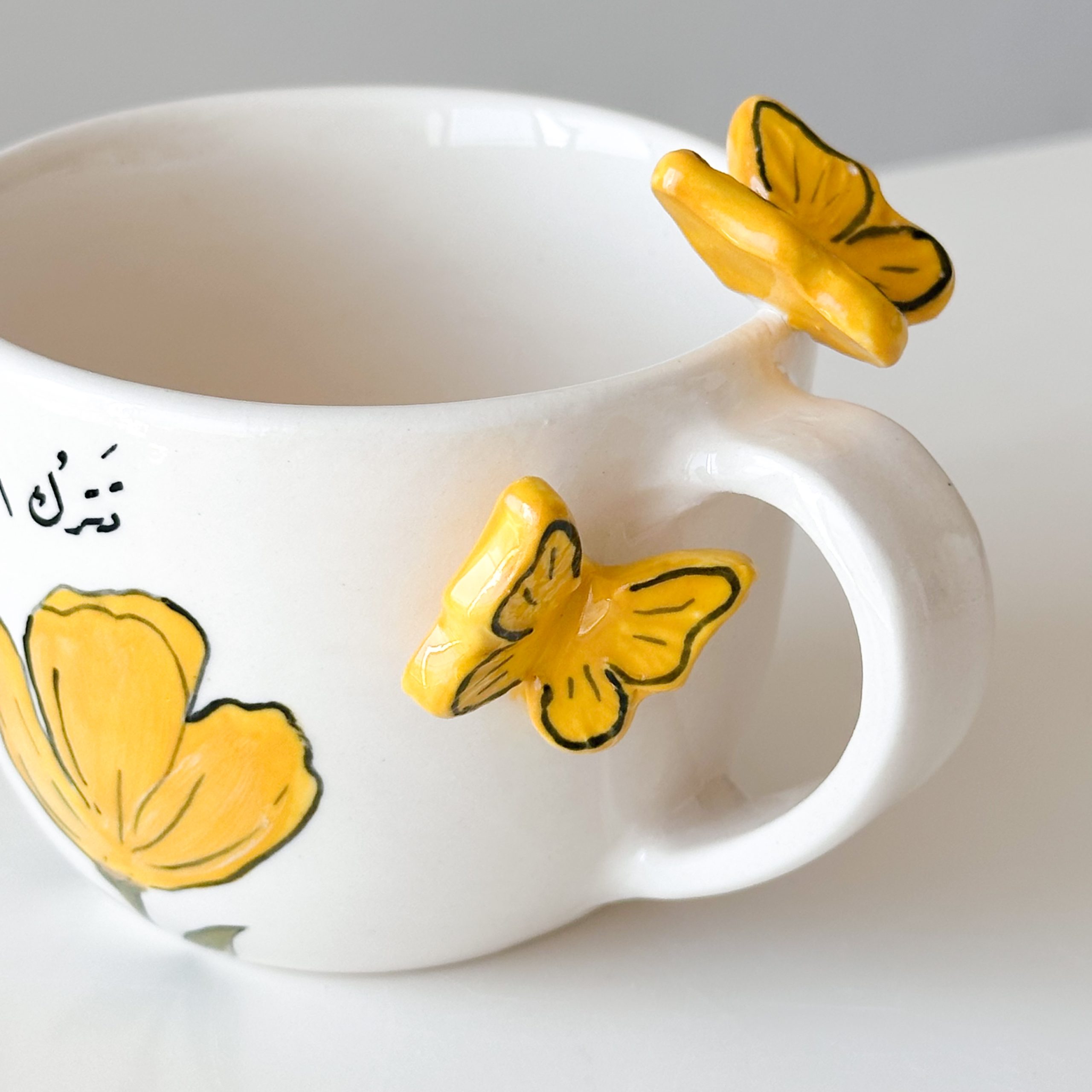 فراشه اصفر ٢ - الصورة 2
